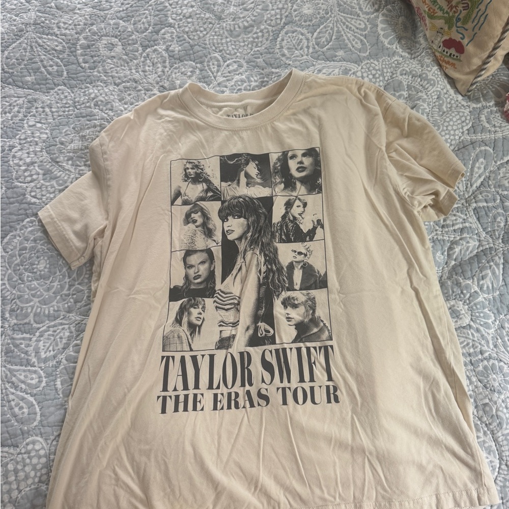 Taylor Swift The Eras Tour Graphic Tee in Cream Size L